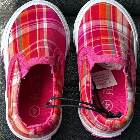 Preppy Plaid canvas Children's Place Baby Infant shoes Sneakers Sz 4 NEW Slip-On - Picture 3 of 8